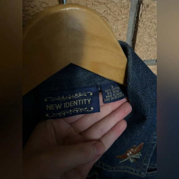 New Identity Floral Embroidered Denim Button Up Denim Dark Jacket Size Small - Picture 3 of 5